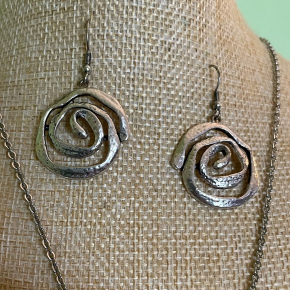 *Host Pick*Elegant Amor Fati Silver Necklace and Roses Earring Set - Picture 4 of 10